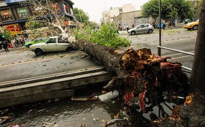 طوفان لحظه‌ای در تهران؛ مواظب سقوط اشیا باشید