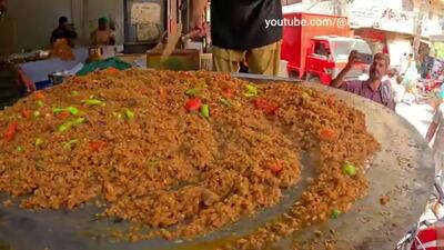 (ویدئو) تهیه غذای خیابانی محبوب لاهوری با جگر گاو و بره