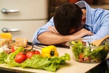غذاهایی که سبب تشدید میگرن می‌شوند/ راهکارهایی برای بهبود و کاهش سردردهای میگرنی