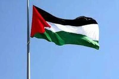 اهتزاز بزرگترین پرچم فلسطین در جهان روی بام پایتخت ایران+ فیلم