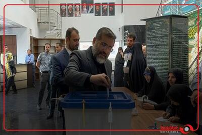 محمدمهدی اسماعیلی وزیر فرهنگ و ارشاد اسلامی رای خود را در صندوق انداخت