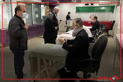 شهروندان ایرانی در کنسولگری جمهوری اسلامی در شهر نجف عراق به دور دوم انتخابات ریاست جمهوری ایران رأی دادند