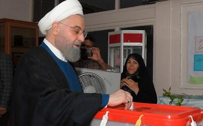 ببینید / تصاویری از رای دادن روحانی در دور دوم انتخابات ریاست جمهوری