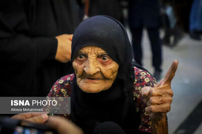 خانم‌جان ۹۵ ‌ساله‌ اهوازی رای داد/ برای ایران و رهبری آمده‌ام