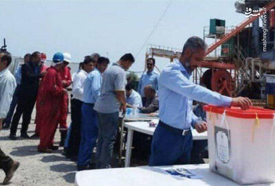 عکس/حضور کارکنان سکوهای حفاری گاز کیش در انتخابات