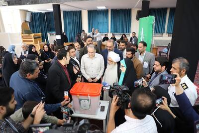 حضور در پای صندوقهای رای به معنی رای دادن به ایران آباد است