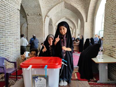 حماسه حضور مردم نیشابور در دور دوم انتخابات ریاست جمهوری