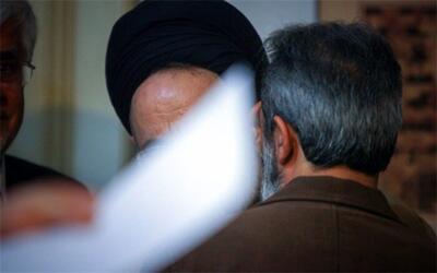 تصویر لبخند سید محمد خاتمی در پای صندوق رای در جماران