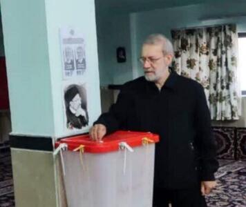 علی لاریجانی رأی خود را در لاریجان آمل به صندوق انداخت