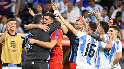 آرژانتین ۱ (۴) ۱ (۲) اکوادور/ آلبی سلسلته با درخشش امیلیانو مارتینز راهی نیمه نهایی شد