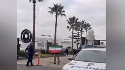 عکس‌العمل یک ایرانی واقعی به توهین ضدانقلاب به پرچم ایران + فیلم