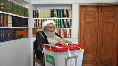 رای دادن آیت الله مظاهری از مراجع تقلید و رئیس حوزه علمیه اصفهان