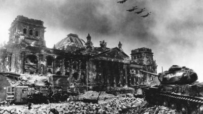 روز پیروزی در اروپا: سقوط برلین نازی در قاب تصویر