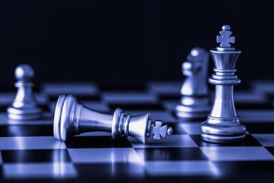 شوک ناگهانی به جهان ورزش؛ استاد بزرگ شطرنج وسط مسابقه جان باخت! + جزئیات