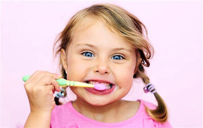 دندان کودک را از چه سنی تمیز کنیم؟