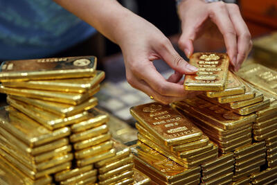 روند مثبت طلا در جهان متوقف شد