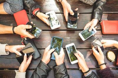 کاربران یک چهارم روزشان را در گوشی به سر می‌برند / اندونزیایی‌ها موبایل‌بازترین مردم جهان