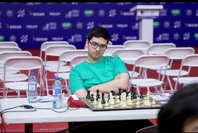 سینا موحود در جمع اساتید بزرگ تاریخ شطرنج ایران در سن ۱۴ سالگی