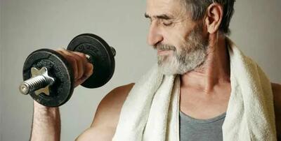 بهترین تمرینات قدرتی برای مردان بالای ۴۰ سال