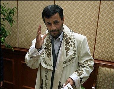 تصاویری جالب از محمود احمدی نژاد با تیپ و لباسی که فکرش رو هم نمی کنید+عکس