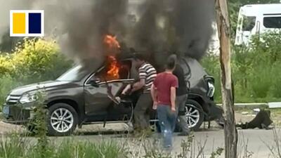 نجات یک راننده از آتش سوزی خودرو در چین (فیلم)