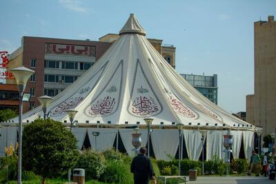 خیمه بزرگ هنرهای عاشورایی پایتخت بر پا شد | میدان هفت‌ تیر میزبان عاشقان حسینی