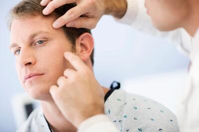 تخصص پوست و مو چیست؟ از کجا بفهمیم یک دکتر پوست خوب است