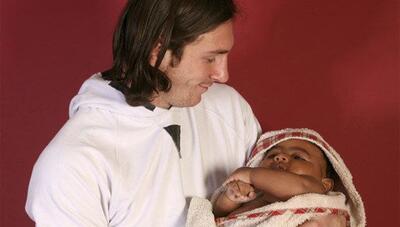 پدر لامین یامال: پسرم مسی را متبرک کرد!
