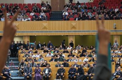 ویدئوی دیده نشده از پخش شعار یا حسین میرحسین در تلویزیون هنگام سخنرانی پزشکیان | این لحظه متفاوت در تلویزیون را ببینید
