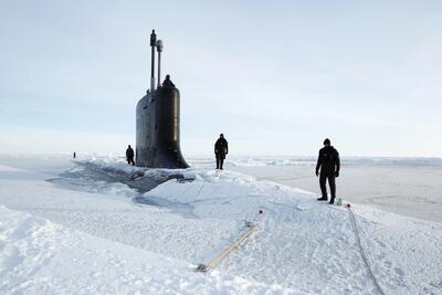 کانادا برای محافظت از قلمروی قطب شمال 12 زیردریایی خریداری می کند | خبرگزاری بین المللی شفقنا