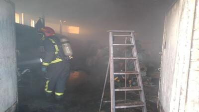 مهار آتش سوزی زیرزمین یک بانک در مشهد