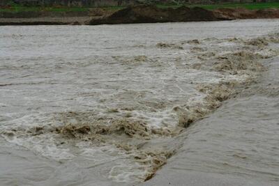 جاری شدن سیلاب در روستاهای خراسان شمالی (فیلم)