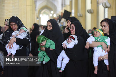 مراسم شیرخوارگان حسینی در مسجد صادقیه کاشان