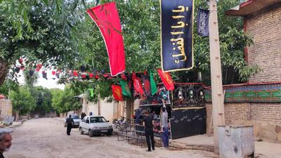شور حسینی جوانان روستای توآباد در ایستگاه صلواتی + فیلم و تصاویر