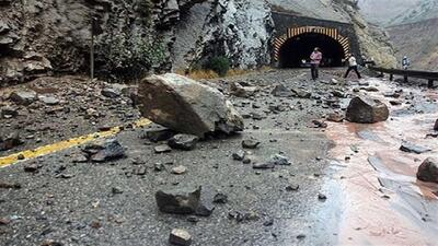 احتمال ریزش سنگ در محورهای کوهستانی مازندران