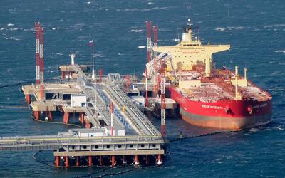 بلومبرگ: تحریم‌های روسیه ده‌ها نفت‌کش را بیکار کرده است