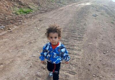 تصاویری از آرین کودک گمشده در پارک‌شهر | درخواست خانواده پسر ۳ ساله‌ گمشده از پلیس + عکس