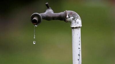گرمای هوا و مشکلات قطعی آب در ایلام/شبکه های آبرسانی فرسوده هستند