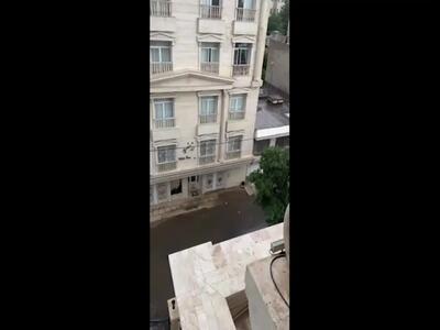 آبگرفتگی خیابان ها در احمد آباد بعد از باران تندری در مشهد