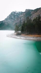 پیاده روی در کنار دریاچه هایتروانگر در اتریش