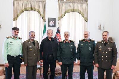 دیدار فرماندان نیرو‌های مسلح با رئیس‌جمهور منتخب