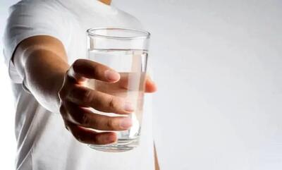 نوشیدن چند لیوان آب در تابستان ضروری است؟