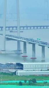 پل دریایی۲۴ کیلومتری در جنوب چین افتتاح شد/ زمان سفر را از ۲ ساعت به ۳۰ دقیقه کاهش می‌دهد