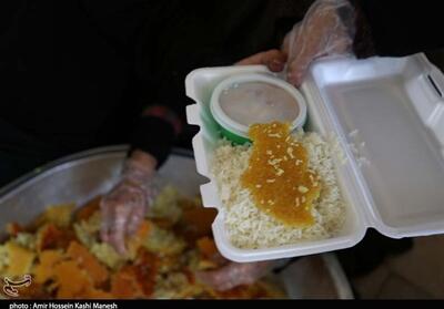 پخت 123 هزار پرس اطعام حسینی توسط کمیته امداد قزوین - تسنیم