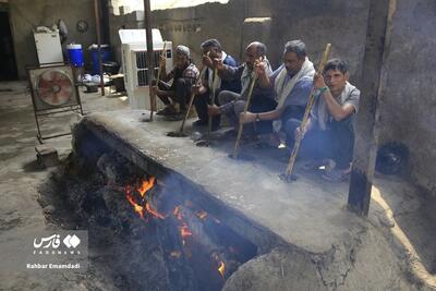 (تصاویر) پخت حلیم در خُمره‌های سنتی در فین