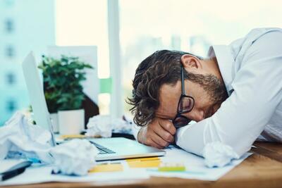 چند راهکار برای رفع خواب آلودگی در محل کار