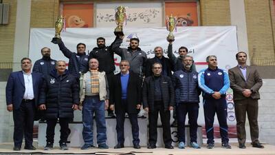 سپهوندی: ابقای کیومرث هاشمی در سمت وزیر ورزش مطالبه جامعه ورزش است