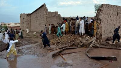 فیلم| طوفان و باران سیل‌آسا در ننگرهار افغانستان جان ده‌ها نفر را گرفت