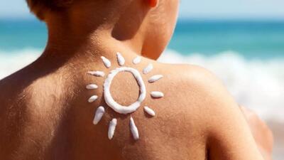 مسمومیت با نور خورشید + نشانه‌ها و راهکارهای فوری