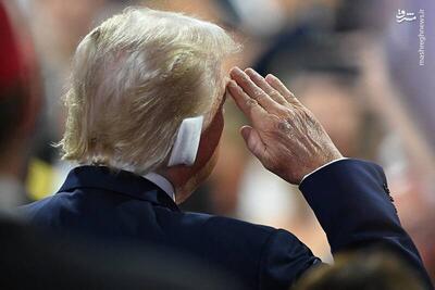عکس/ حضور ترامپ با گوش پانسمان شده در گردهمایی ملی جمهوری خواهان